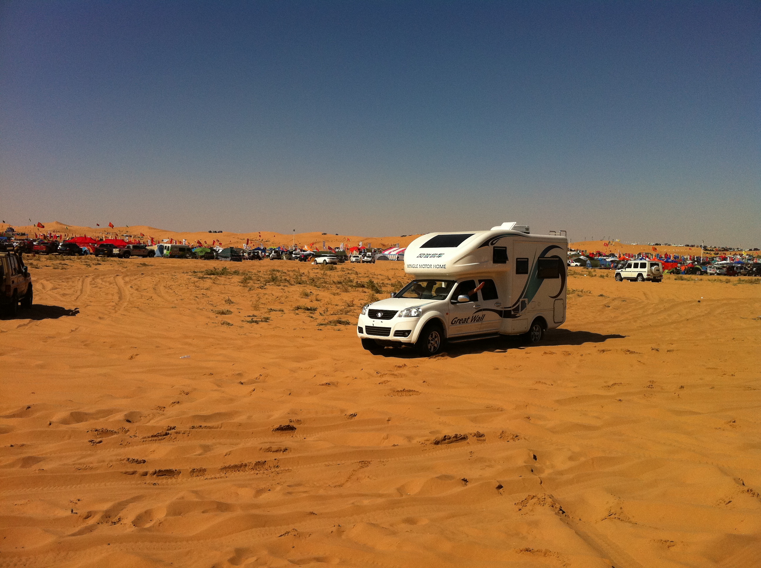 為什么他們都選擇是了一輛四驅(qū)房車(chē)自駕出行