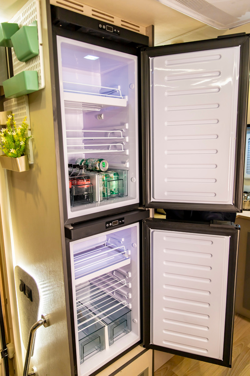 一室一廳大廚房，房車這款很舒適