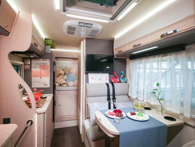 自由炮領(lǐng)銜，引爆成都房車展