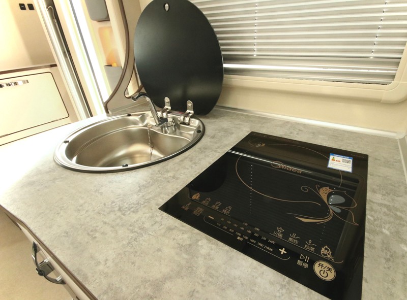 自由炮領(lǐng)銜，引爆成都房車展